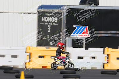 media/Nov-06-2022-SoCal Trackdays (Sun) [[208d2ccc26]]/Around the Pits/